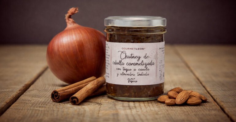 Chutney de cebolla caramelizada con toque de canela y almendra tostada de Gourmet Leon