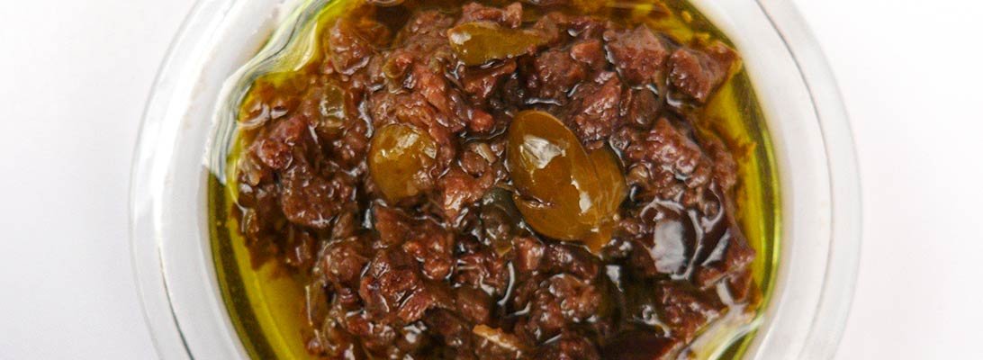 olivada de aceitunas y anchoas gourmet leon