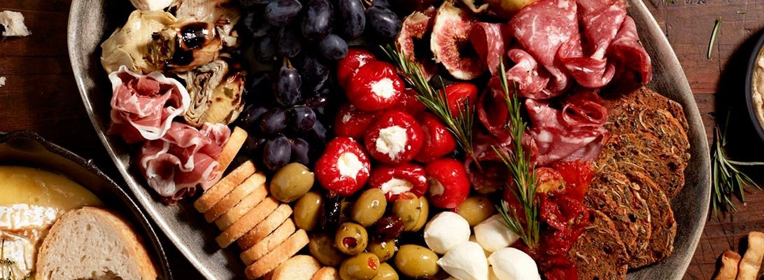 que le puedo poner a una tabla para picar piminetos cherry rellenos de queso gourmet leon