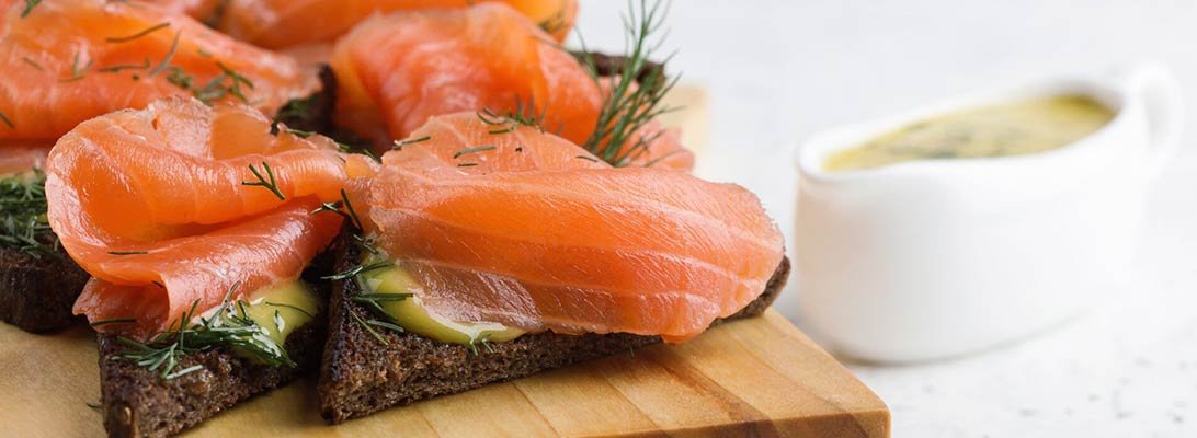 salsa escandinava de mostaza con eneldo