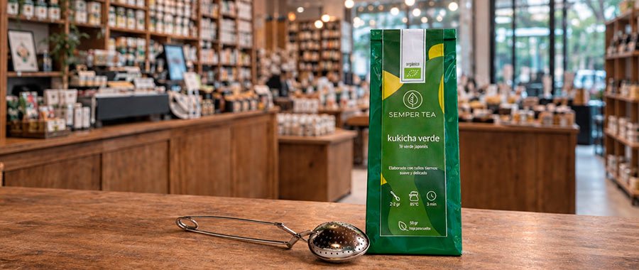 Kukicha ecológico japonés. Un té verde suave, sedoso y naturalmente bajo en teína. Té Kukicha Ecológico | Té Verde Japonés de Tallos